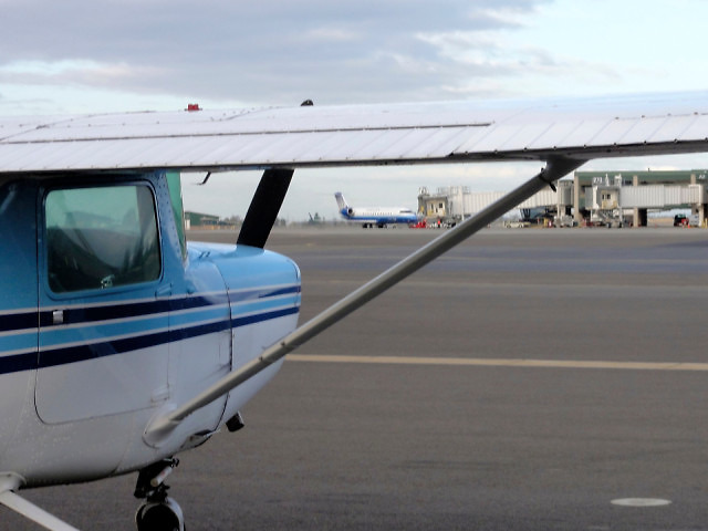 Cessna na lotnisku w Eugene, Oregon